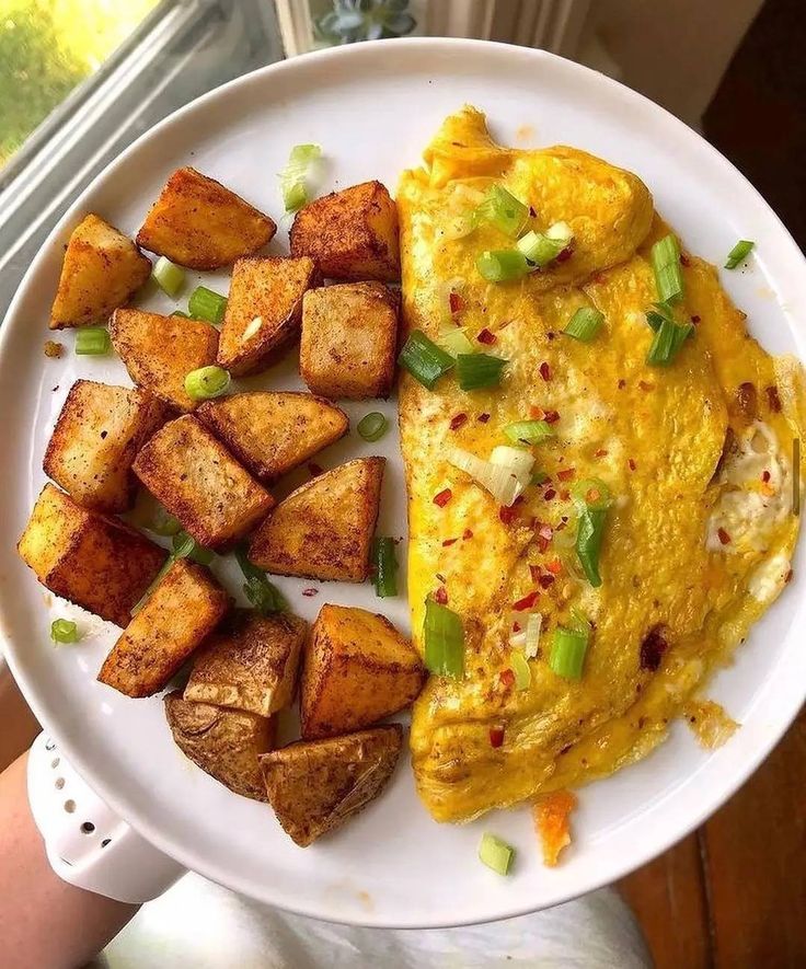 TURKEY HAM, CHEESE OMELETTE & PARMENTIER POTATO