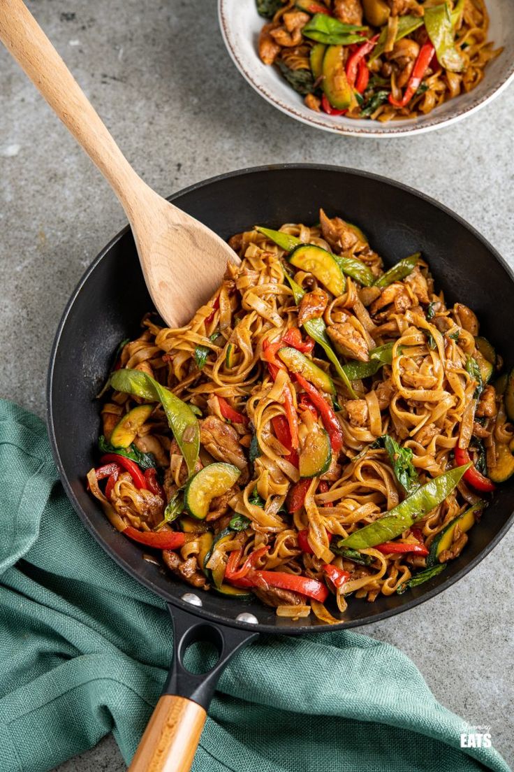 SALT N PEPPER CHICKEN CHOW MEIN