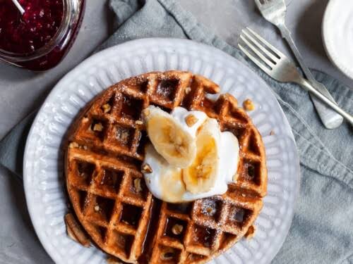 BANANA BOOST BREAKFAST WAFFLE