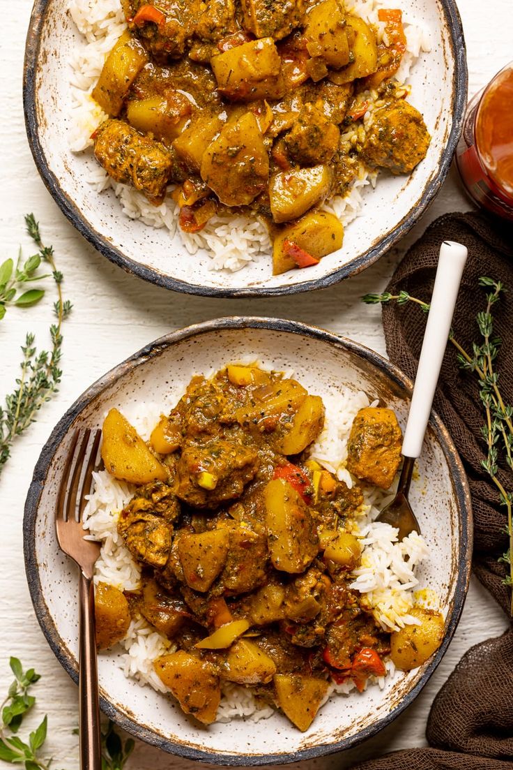 CARIBBEAN CHICKEN, CURRIED DUMPLING CURRY & RICE